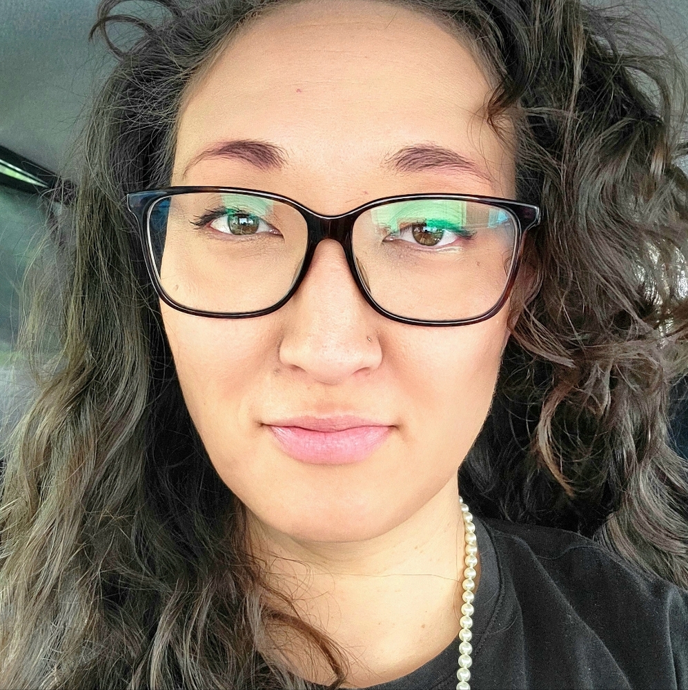 Meet your Posher, Kira